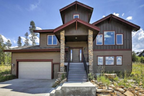 Magnificent Granby Ski-In and Ski-Out Home with Hot Tub!